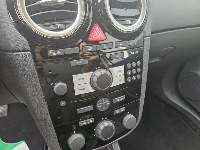 Opel Corsa 1.4-16V Opc-Line,Sport 2014 Benzine 25