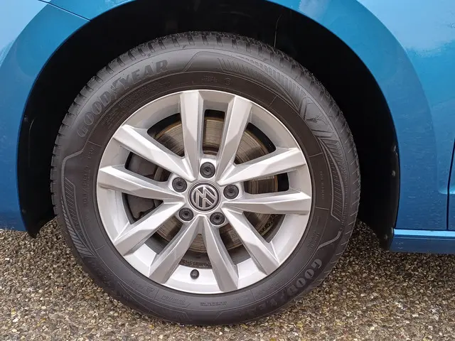 Volkswagen Touran 1.2 TSI Highline 7p 2017 Benzine 12