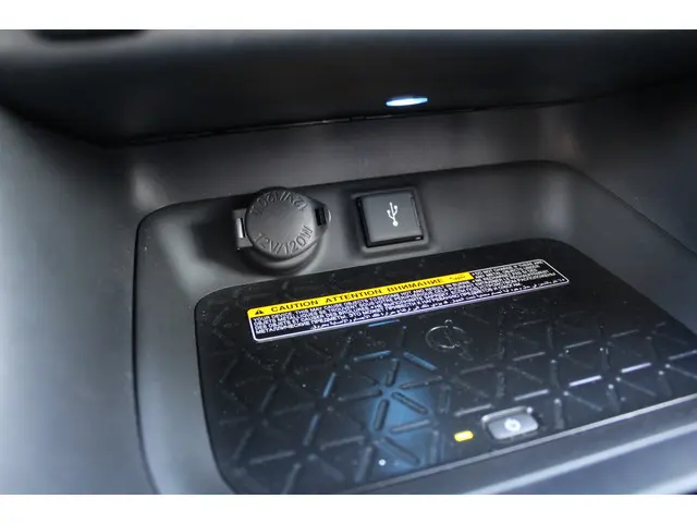 Toyota RAV4 2.5 Hybrid AWD Bi-Tone 2022 Hybride Benzine 19