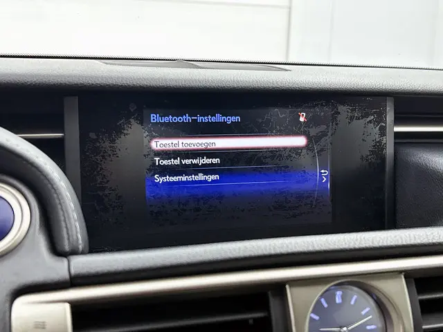 Lexus IS 300h Limited 2015 Hybride Benzine 25