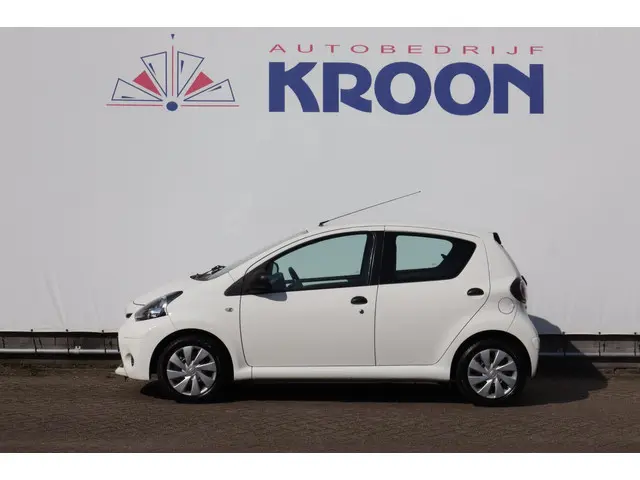 Toyota Aygo 1.0 VVT-i Now, Airco. 2013 Benzine 3