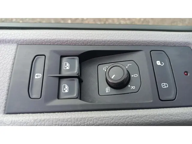 Volkswagen Transporter 2.0 TDI L2H1 30 DC 2020 Diesel 15