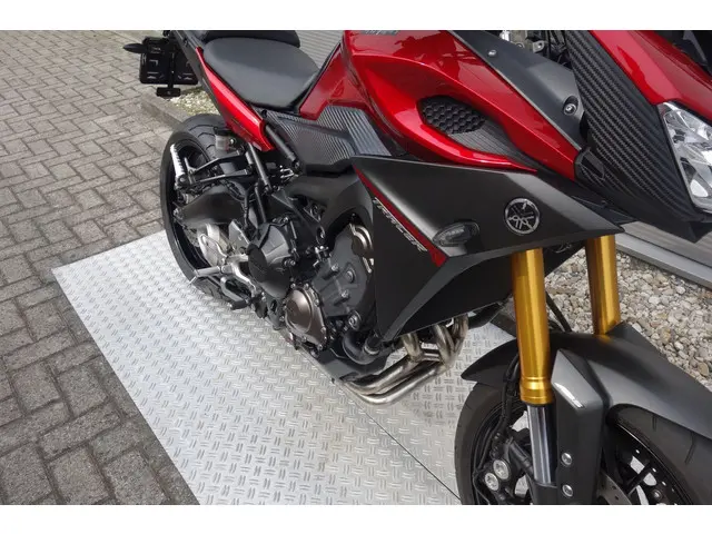 Yamaha TRACER 900 ABS 2015 Benzine 8