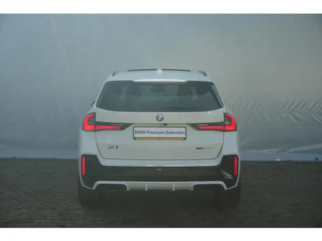 BMW X1 xDrive30e 2024 Hybride Benzine 6