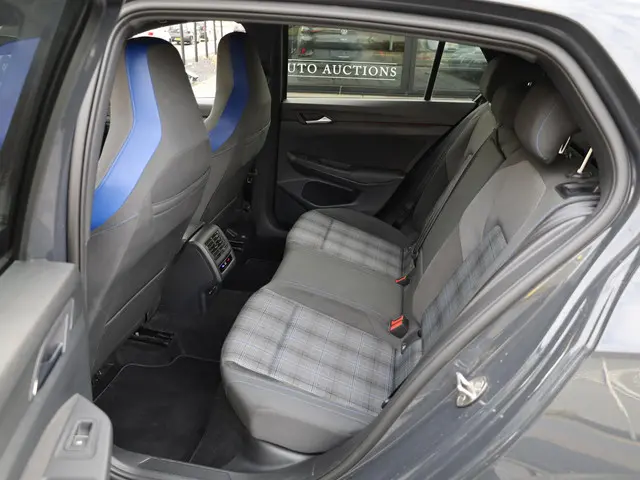 Volkswagen Golf GTE 2022 Hybride Benzine 26