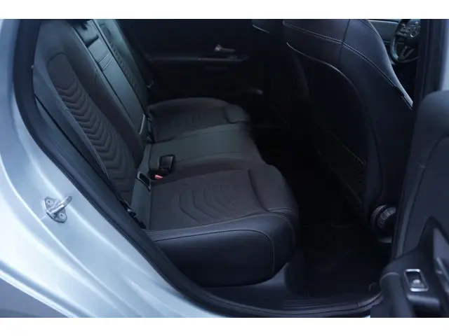 Mercedes-Benz B-Klasse 180d Style 2019 Diesel 17