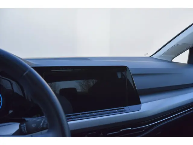 Volkswagen Golf 1.0 TSI Life 2023 Benzine 14