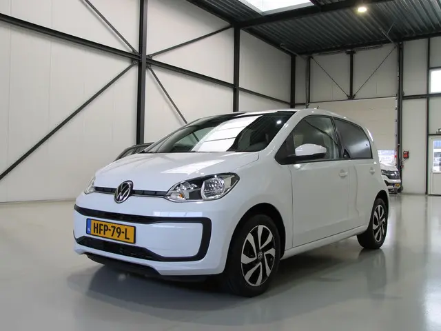 Volkswagen up! 1.0 Active 5drs. Clima | Apps 2021 Benzine 3