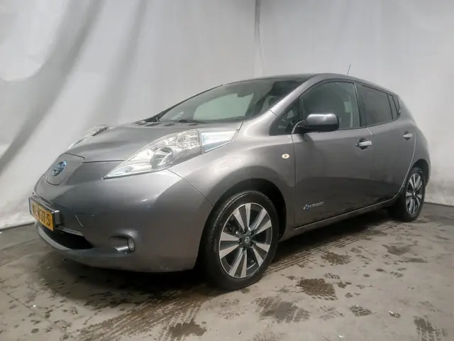 Nissan Leaf Acenta 30 kWh - Schade 2016 Elektrisch 2