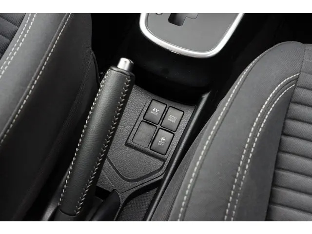 Toyota Yaris 1.5 Hybrid Dynamic 2019 Hybride Benzine 34