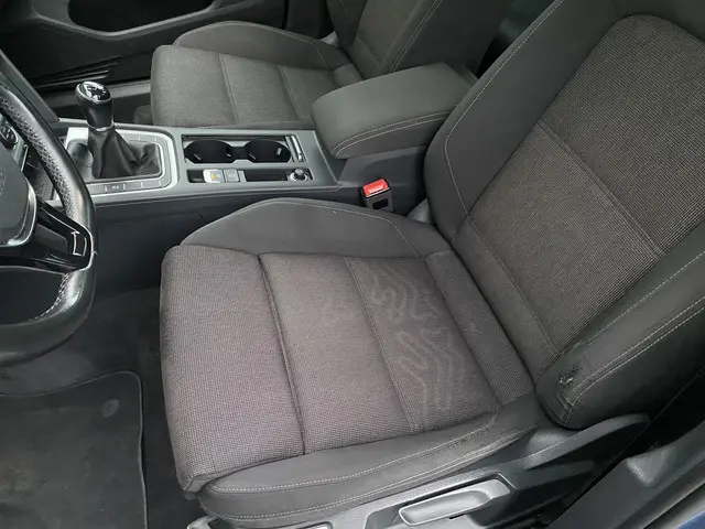 Volkswagen Passat 1.4 TSI ACT Highline 2015 Benzine 14