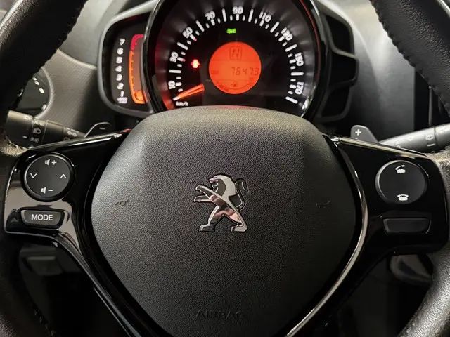 Peugeot 108 1.0 e-VTi Allure 2018 Benzine 13