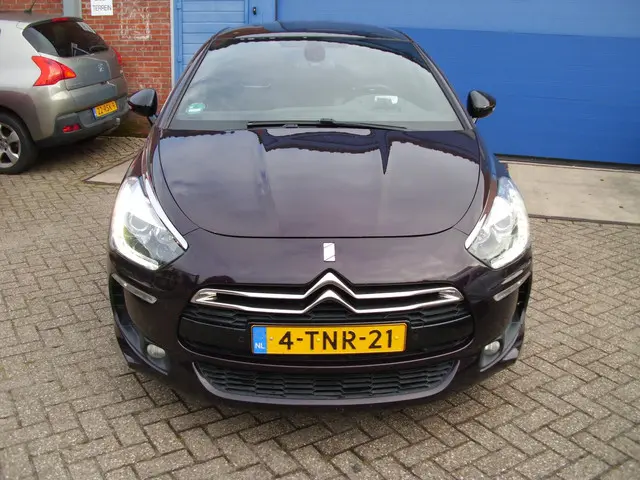 Citroën DS5 1.6 THP Sport Chic 2014 Benzine 2