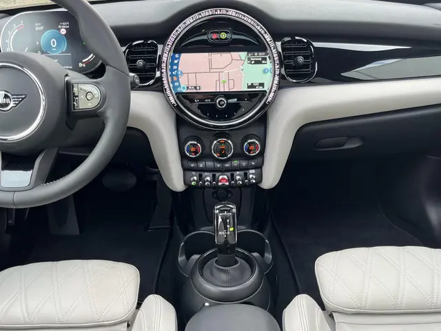 MINI Cooper 1.5 Classic 2023 Benzine 91