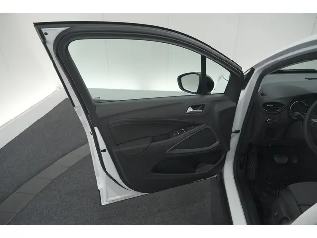 Opel Crossland Turbo 130 AT6 Elegance 2024 Benzine 63