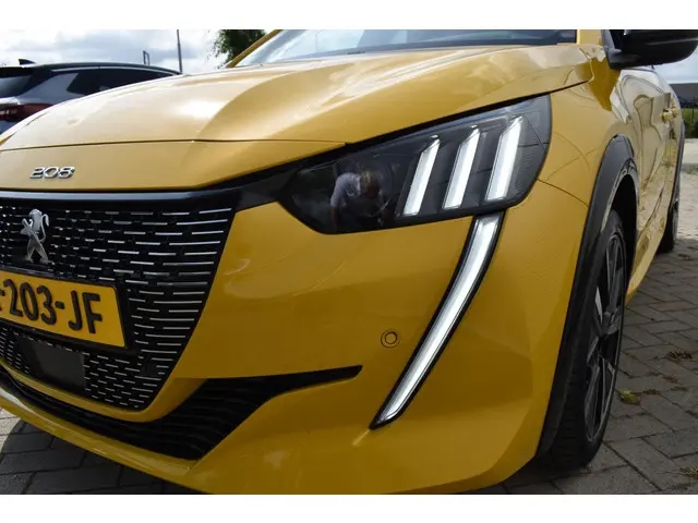 Peugeot 208 1.2 PureTech GT-Line 2020 Benzine 8