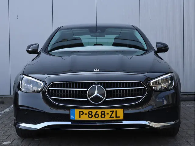 Mercedes-Benz E-Klasse 200 Luxury 2022 Hybride Benzine 6