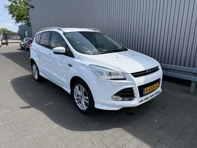 Ford Kuga 1.5 Titanium 2015 Benzine 23