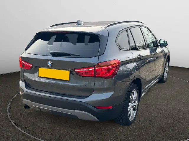 BMW X1 sDrive18i High Executive Aut- 2017 Benzine 27