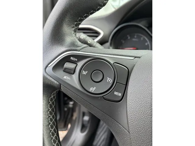 Opel Crossland 1.2 Turbo Elegance 2022 Benzine 24