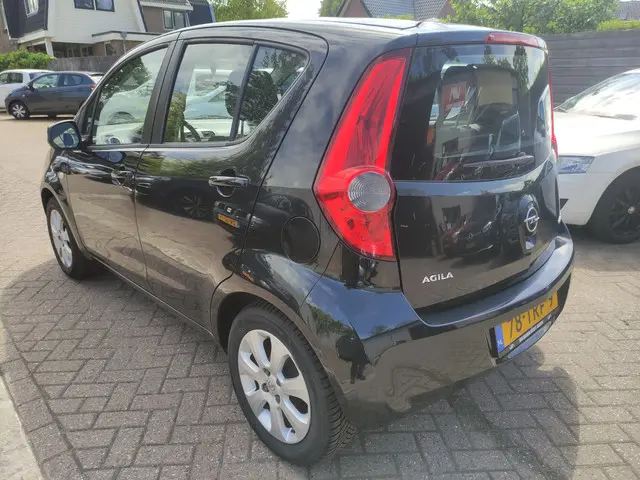 Opel Agila 1.0 Edition APK tot 22-03-2026 2012 Benzine 18