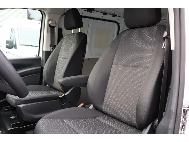 Mercedes-Benz eVito 112 L2 60 kWh 2025 Elektrisch 2