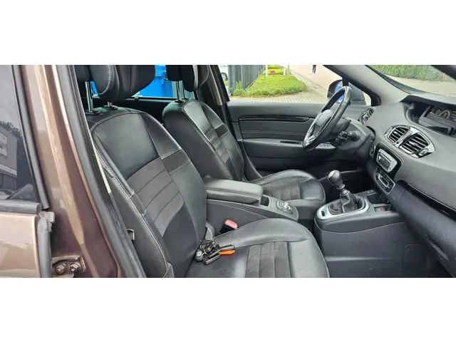 Renault Scénic 1.2 TCe Bose 2013 Benzine 11