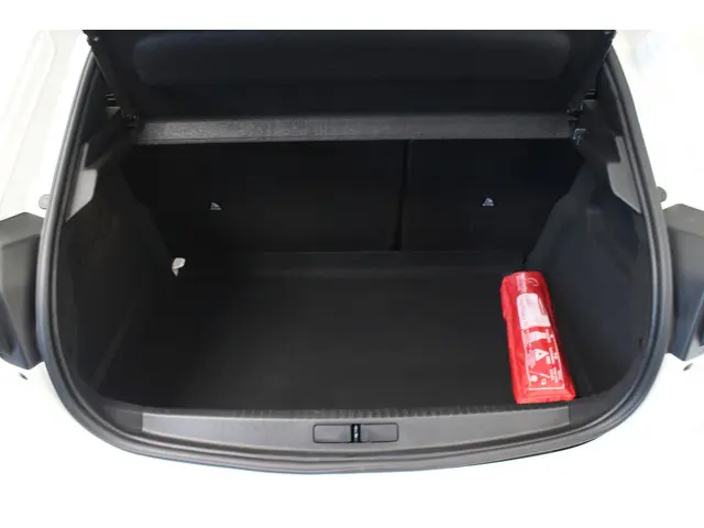 Peugeot 208 1.2 PureTech Active 2020 Benzine 17