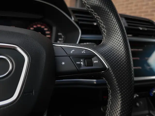 Audi Q3 Sportback 35 TFSI S Edition 2021 Benzine 32