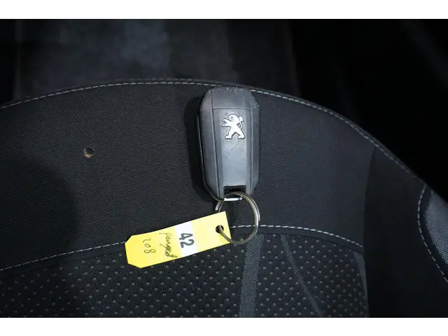 Peugeot 208 1.4 e-HDi Active 2013 Diesel 41