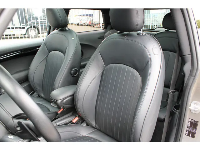 MINI Cooper Mini 2.0 John Works Chili 2018 Benzine 3