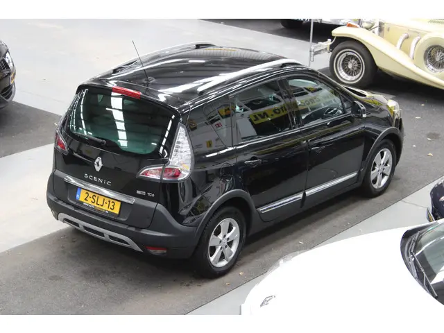 Renault Scénic Xmod 1.2 TCe Bose 2013 Benzine 31