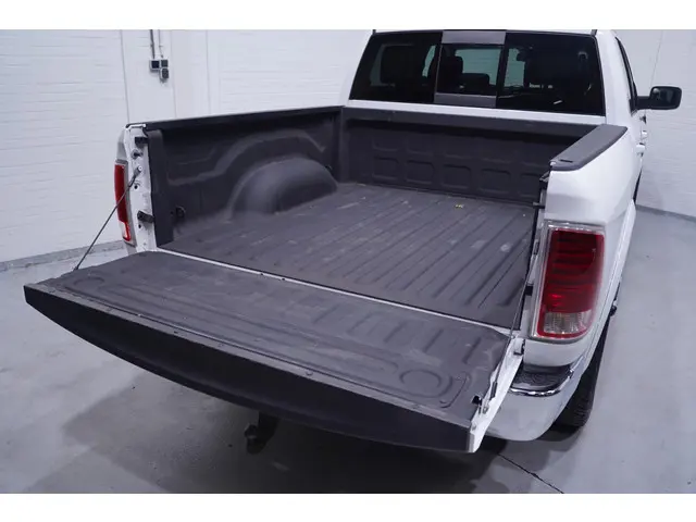Dodge Ram 1500 5.7 V8 4x4 Crew Cab 5'7 Rebel 2019 Benzine 11