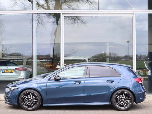 Mercedes-Benz A-Klasse 200 Premium Plus 2020 Benzine 4