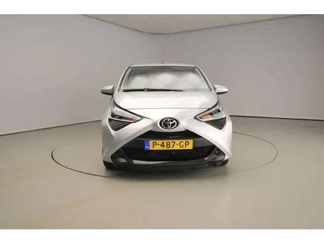Toyota Aygo 1.0 VVT-i x-play 2022 Benzine 5