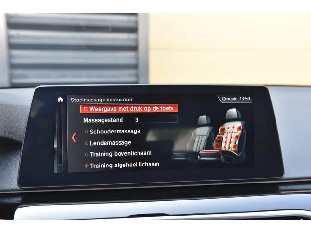 BMW 5 Serie Touring 520i High Executive 2017 Benzine 26