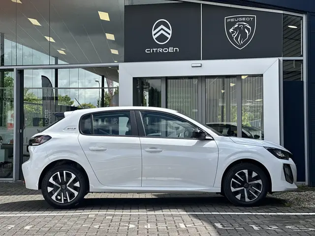 Peugeot 208 1.2 Hybrid 110 e-DCS6 Style 2025 Benzine 3