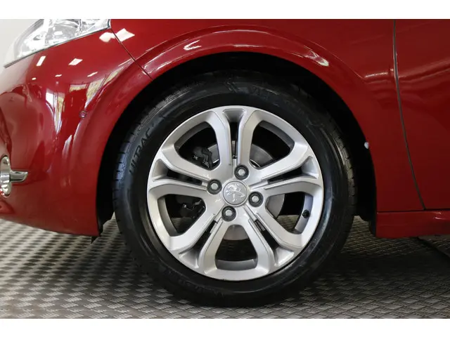 Peugeot 208 1.6 VTi Allure 120 PK. 2014 Benzine 11