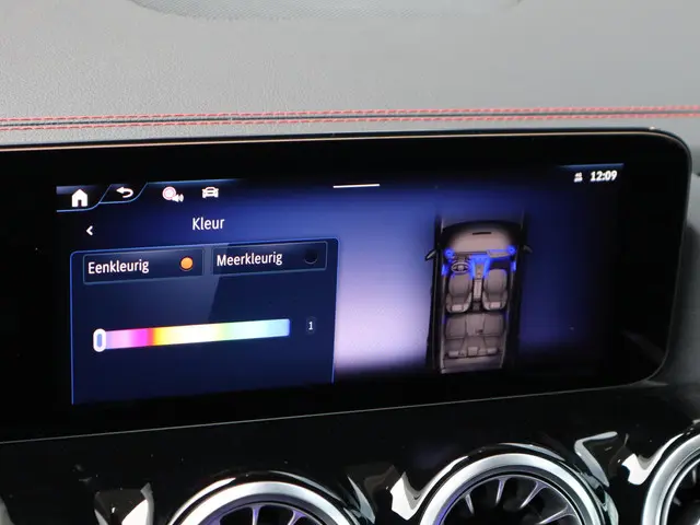 Mercedes-Benz EQA 250+ AMG Line 71 kWh 2025 Elektrisch 27