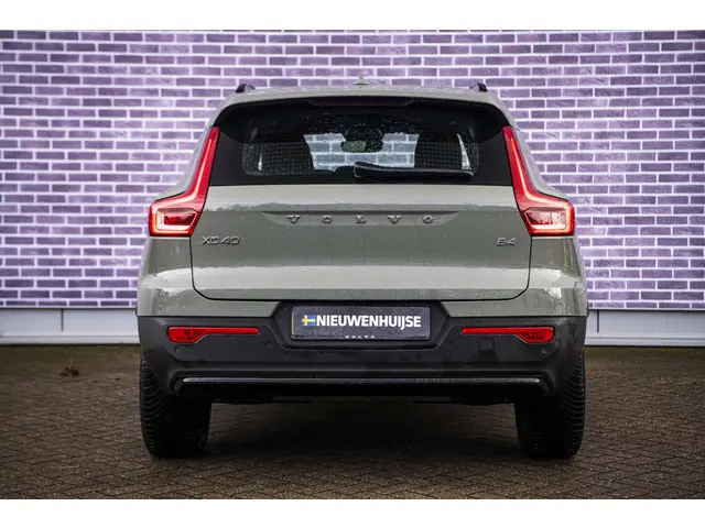 Volvo XC40 2.0 B4 Plus Dark 2024 Benzine 11