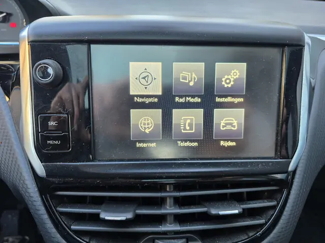 Peugeot 2008 1.2 PureTech Allure Pano, Navi 2016 Benzine 20