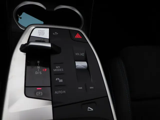 BMW X1 xDrive25e 2025 Hybride Benzine 16