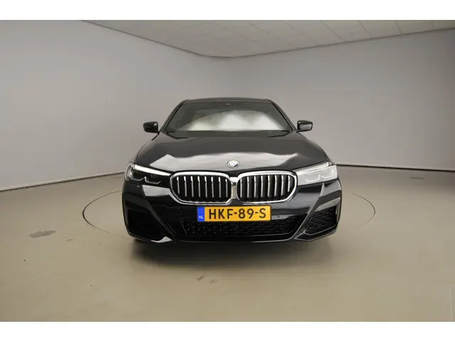BMW 5 Serie Sedan 540i 2021 Benzine 5