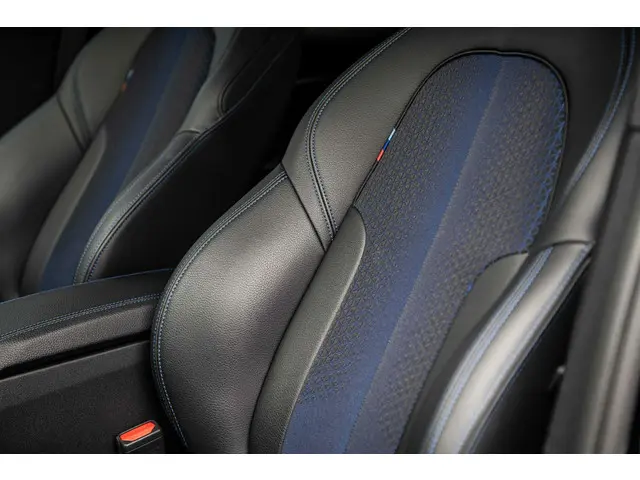 BMW 1 Serie 120i | M Sport | PDC | LED | 19 inch | 2022 Benzine 25
