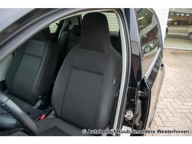 SEAT Mii 1.0 Sport Dynamic 2015 Benzine 17