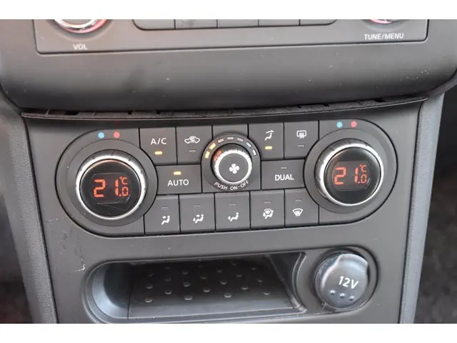 Nissan QASHQAI 1.6 Visia 2013 Benzine 19