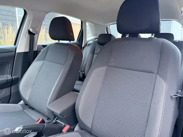 Volkswagen Polo 1.0 TSI Life 2023 Benzine 8