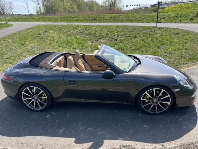 Porsche 911 Cabrio 3.4 Carrera 991 2014 Benzine 18