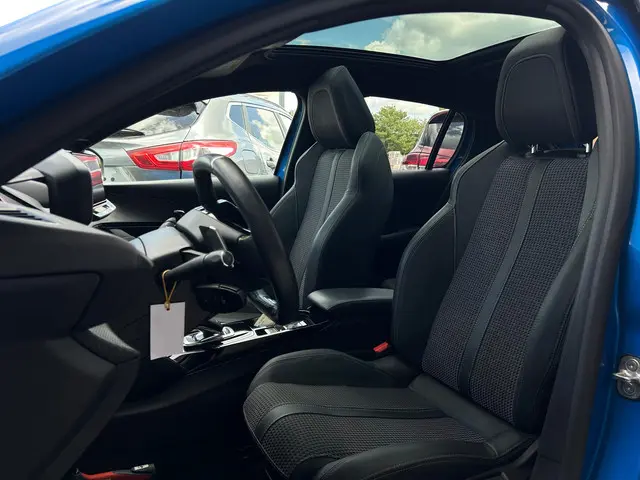 Peugeot 208 1.2 PureTech GT-Line 2020 Benzine 3