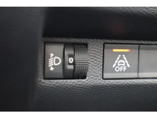 Peugeot 208 1.2 100PK BLUE LEASE ALLURE 2021 Benzine 28